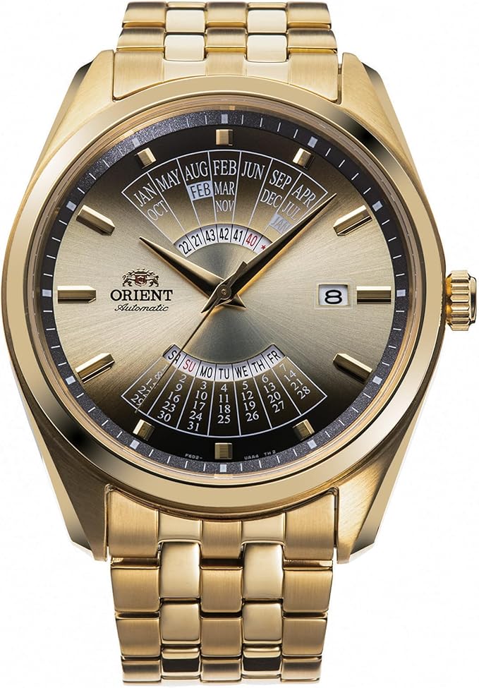 L'Orient Multi Year Calendar Automatico RA-BA0001G30B è un orologio da uomo in oro con cinturino a maglie in metallo, quadrante sunburst, data a ore 3 e calendario pluriennale con indicatori semicircolari di mese e giorno.