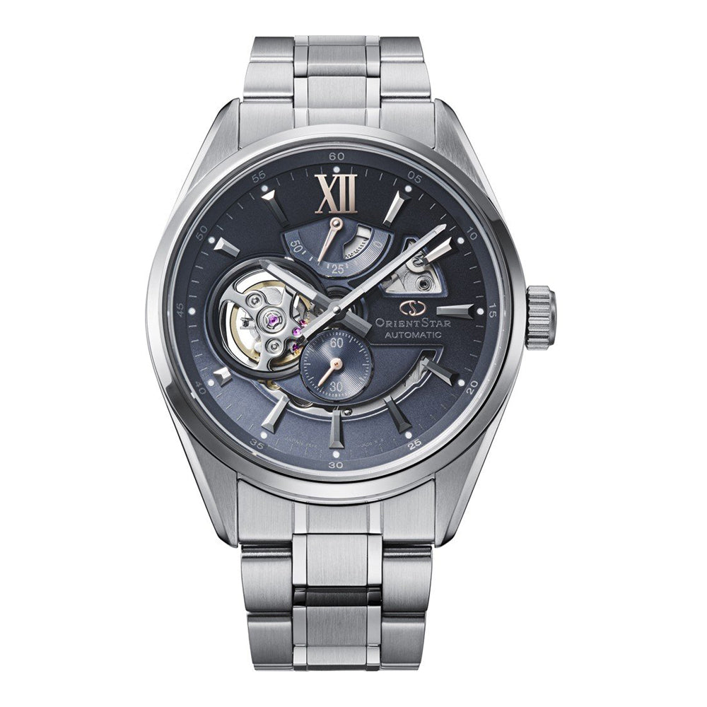 L'Orient Star Modern Skeleton Keshiki Limited Edition RE-AV0132L00B di Orient è un orologio automatico da uomo in acciaio inossidabile con quadrante scheletrato, quadrante blu e argento, cinturino in metallo e numero romano XII in alto.