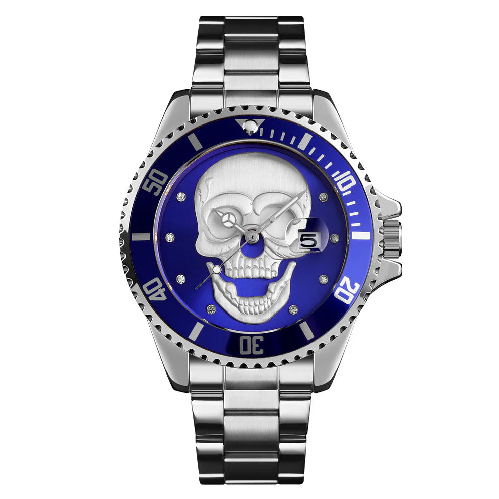 L'orologio PACOSHOP con teschio 3D silver blue è caratterizzato da un cinturino metallico, una lunetta blu, un grande teschio 3D sul quadrante, indici e datario a finestrella a ore 3, che conferiscono uno stile audace a qualsiasi look.
