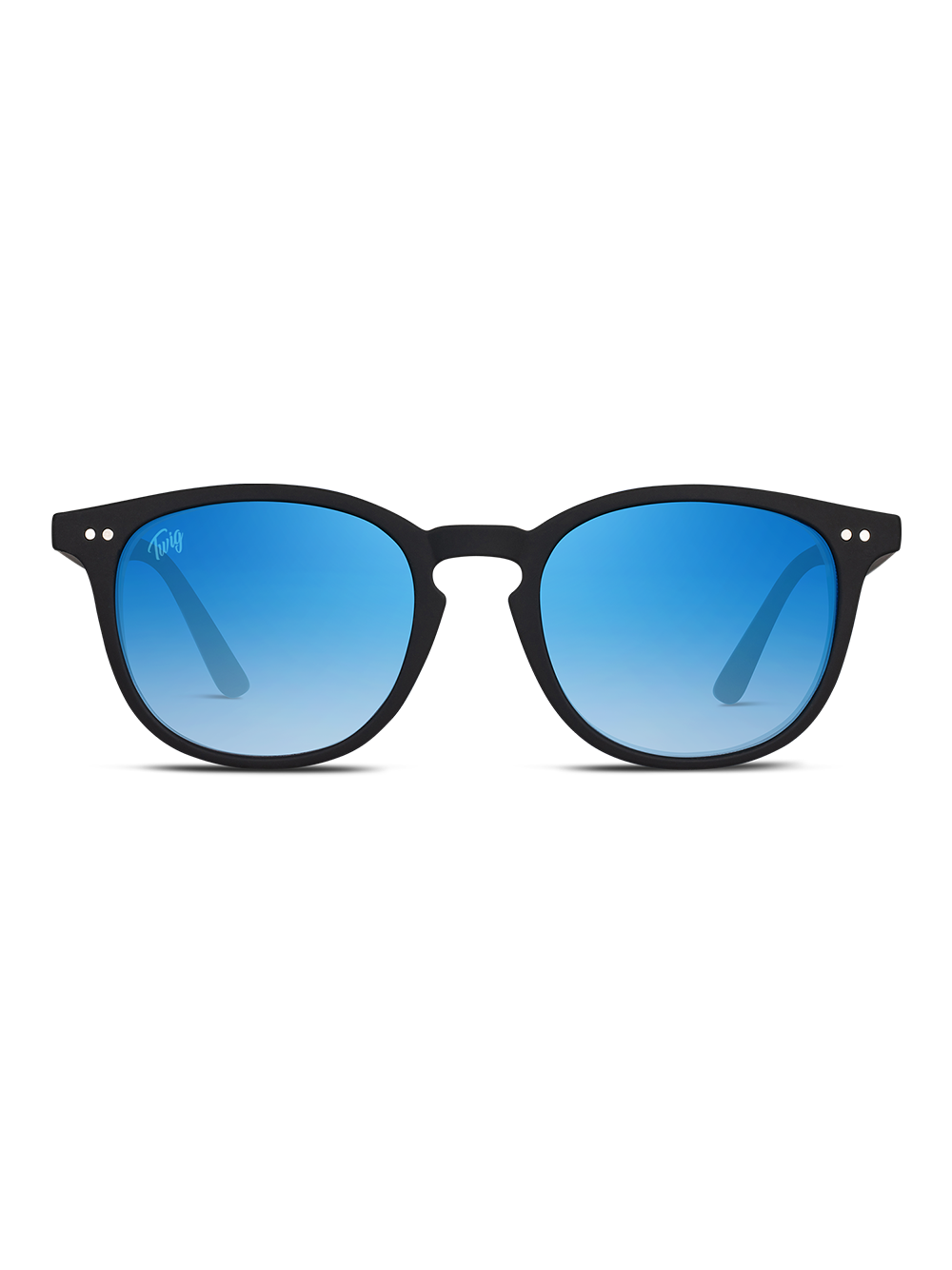 Gli Occhiali da sole Bogart di TWIG Concept Milano sono occhiali da sole unisex con montatura nera, lenti tonde blu sfumate e protezione UV 400, su sfondo bianco.