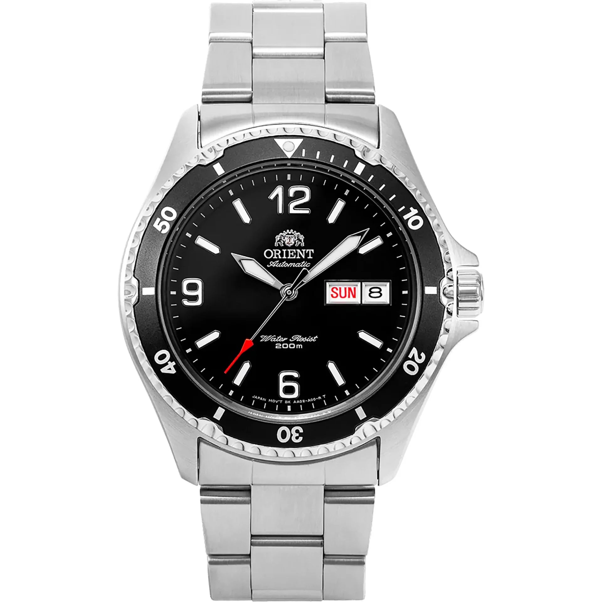 L'Orient Mako II Automatico FAA02001B9 di Orient è un orologio subacqueo color argento con quadrante nero, indici bianchi, indicazione della data del giorno (domenica 8), cinturino in acciaio inossidabile e lunetta girevole con indicatori dei minuti.