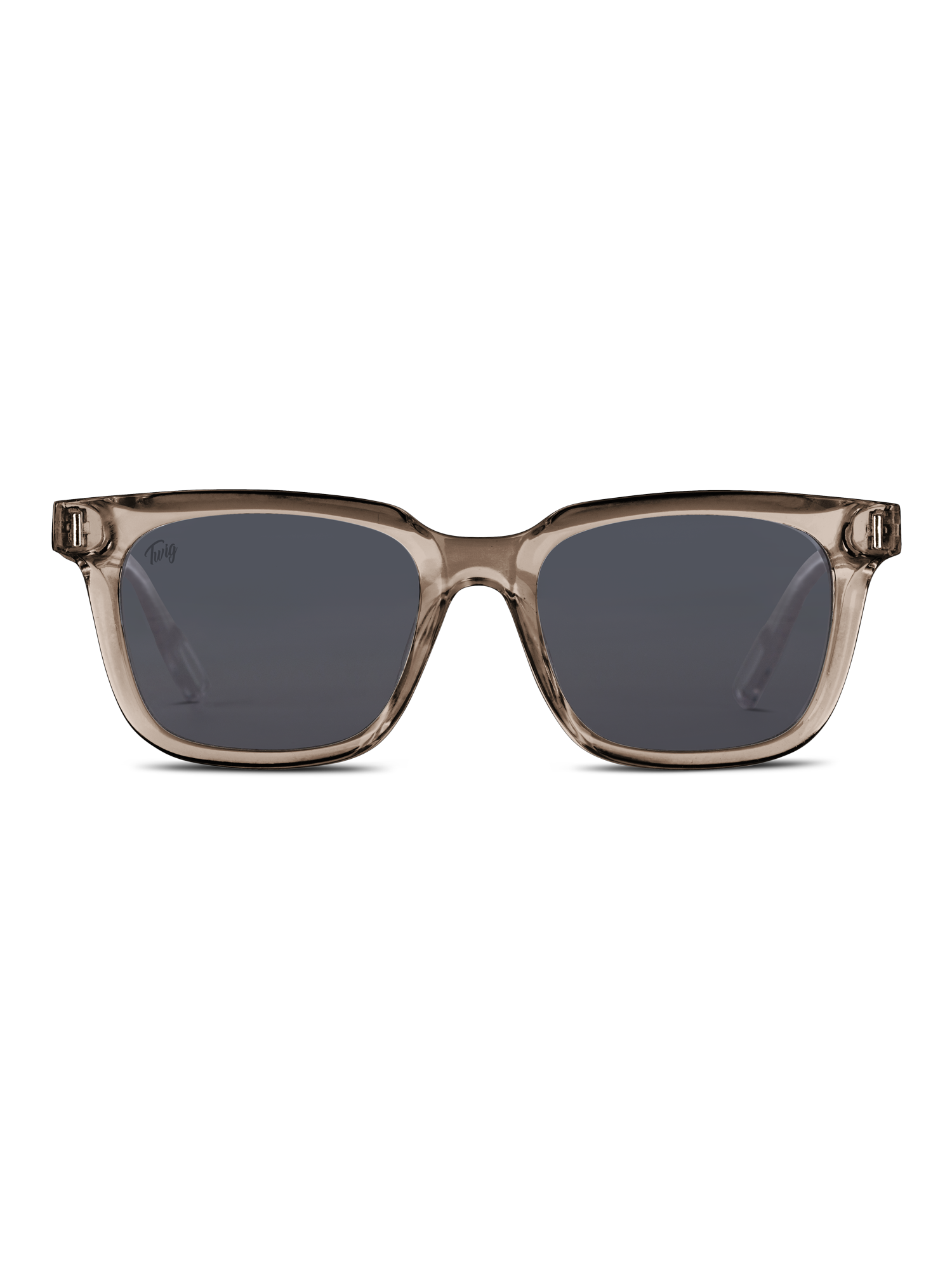 Vista frontale degli Occhiali da sole Fleming di TWIG Concept Milano, occhiali da sole rettangolari unisex con montatura in policarbonato marrone chiaro trasparente e lenti scure con protezione UV 400, su sfondo bianco.