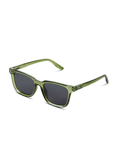 Gli Occhiali da sole Fleming di TWIG Concept Milano sono occhiali da sole rettangolari unisex con montatura in policarbonato verde oliva trasparente e lenti scure UV400, leggermente inclinate su sfondo bianco.