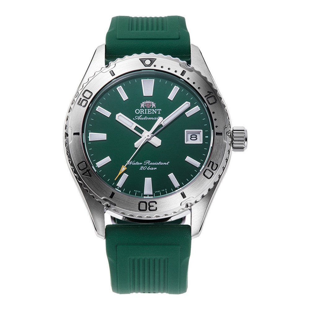 L'Orient Mako 40 Automatico RA-AC0Q11E30B orologio uomo di Orient è dotato di quadrante verde, indici e lancette argentate, data a ore 3, lunetta in metallo, cinturino in caucciù verde ed è impermeabile fino a 20 bar.