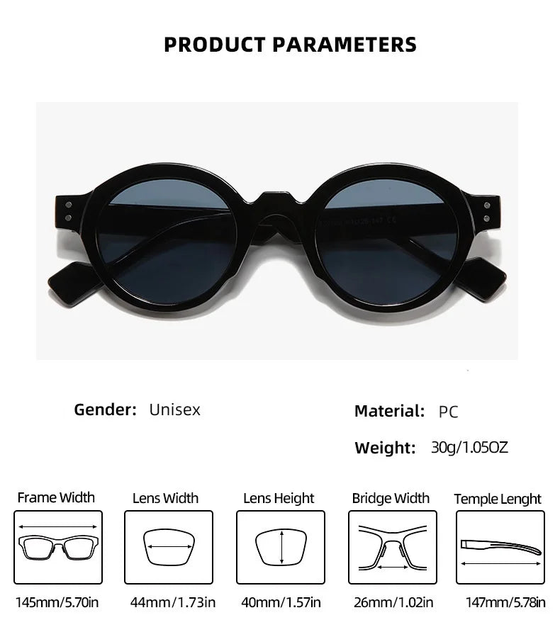 Gli Occhiali da Sole Rotondi punk Retrò UV400 di PACOSHOP24.COM sono caratterizzati da una montatura unisex nera in PC, lenti scure, peso di 30 g e specifiche dettagliate: larghezza della montatura, dimensioni delle lenti, larghezza del ponte e lunghezza delle aste, ideali per uno stile punk o retrò.