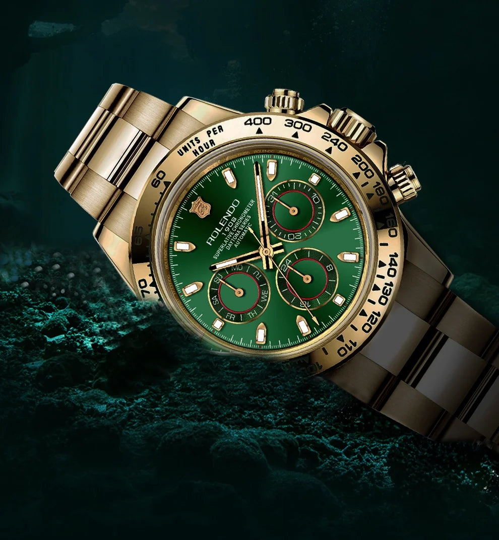 A PACOSHOP24.COM orologio automatico uomo cronografo con lunetta ceramica e vetro zaffiro è mostrato inclinato su uno sfondo scuro a tema subacqueo.