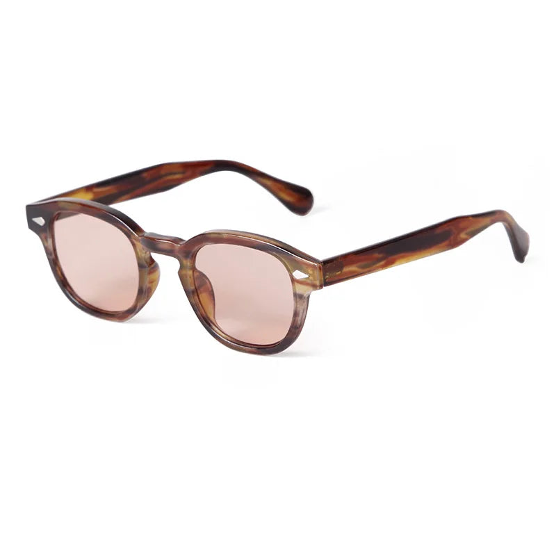 PACOSHOP24.COM Occhiali da sole vintage fashion retrò rotondi Unisex in policarbonato, con montatura marrone tartaruga e lenti rosa chiaro, mostrati su sfondo bianco: perfetti per uno stile rétro unisex.