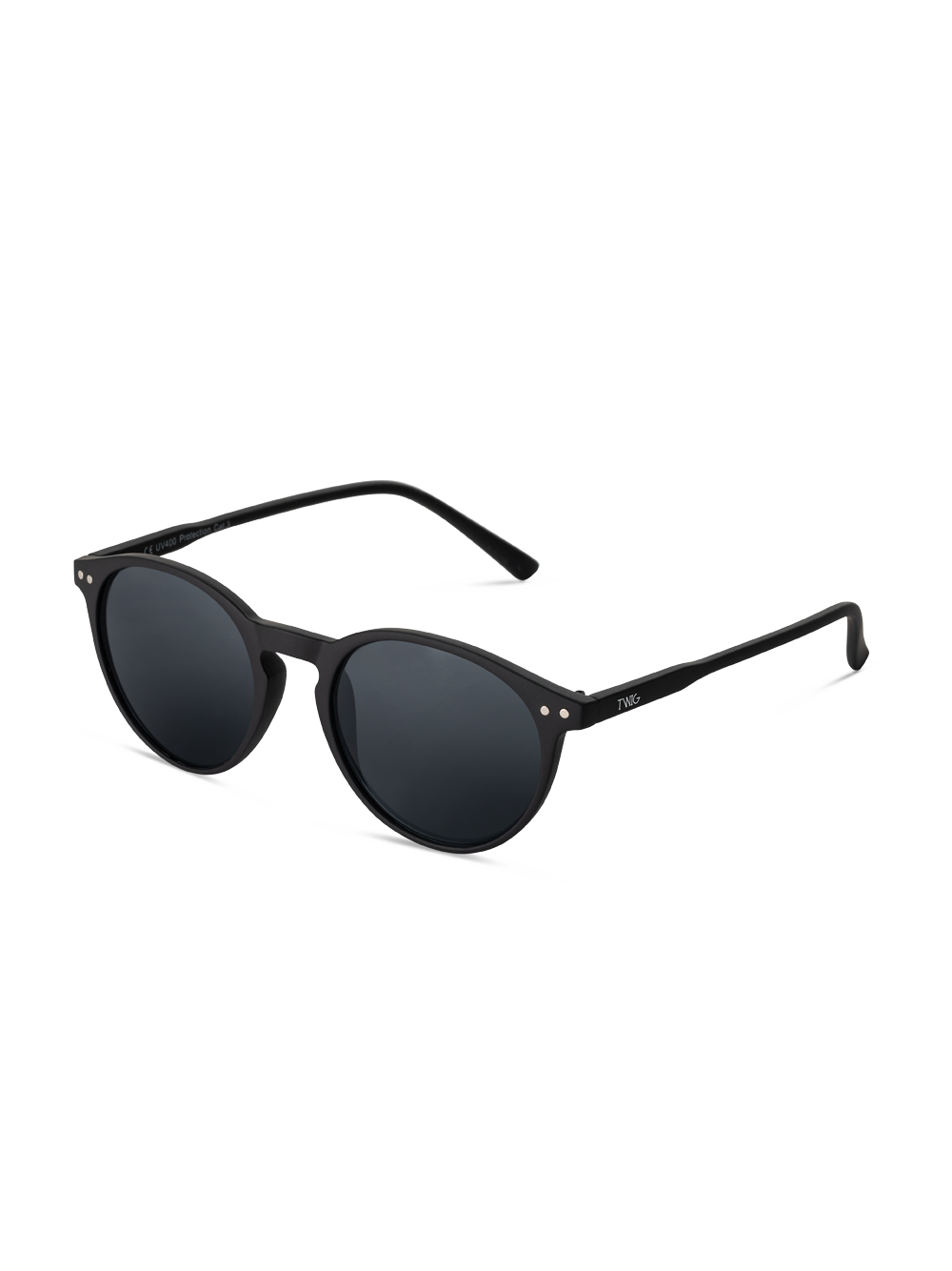 Gli Occhiali da sole Weil di TWIG Concept Milano sono occhiali da sole unisex neri con lenti nere, realizzati in policarbonato resistente e con protezione UV 400, per un uso elegante e sicuro del sole.