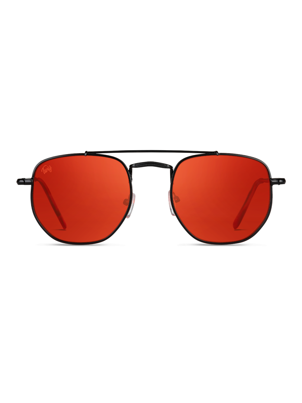 Gli Occhiali da sole Wigner di TWIG Concept Milano sono occhiali da sole in stile aviatore con una sottile montatura in metallo nero e grandi lenti in policarbonato rosso vivo con protezione UV 400, su sfondo bianco.