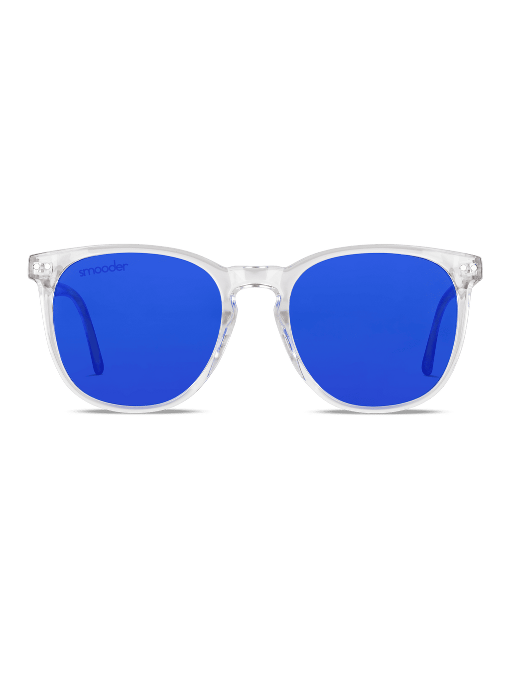 Lo Smooder Mesquite presenta una montatura in acetato di cellulosa trasparente e lenti in policarbonato riflettenti blu brillante con protezione UV400, su sfondo bianco.