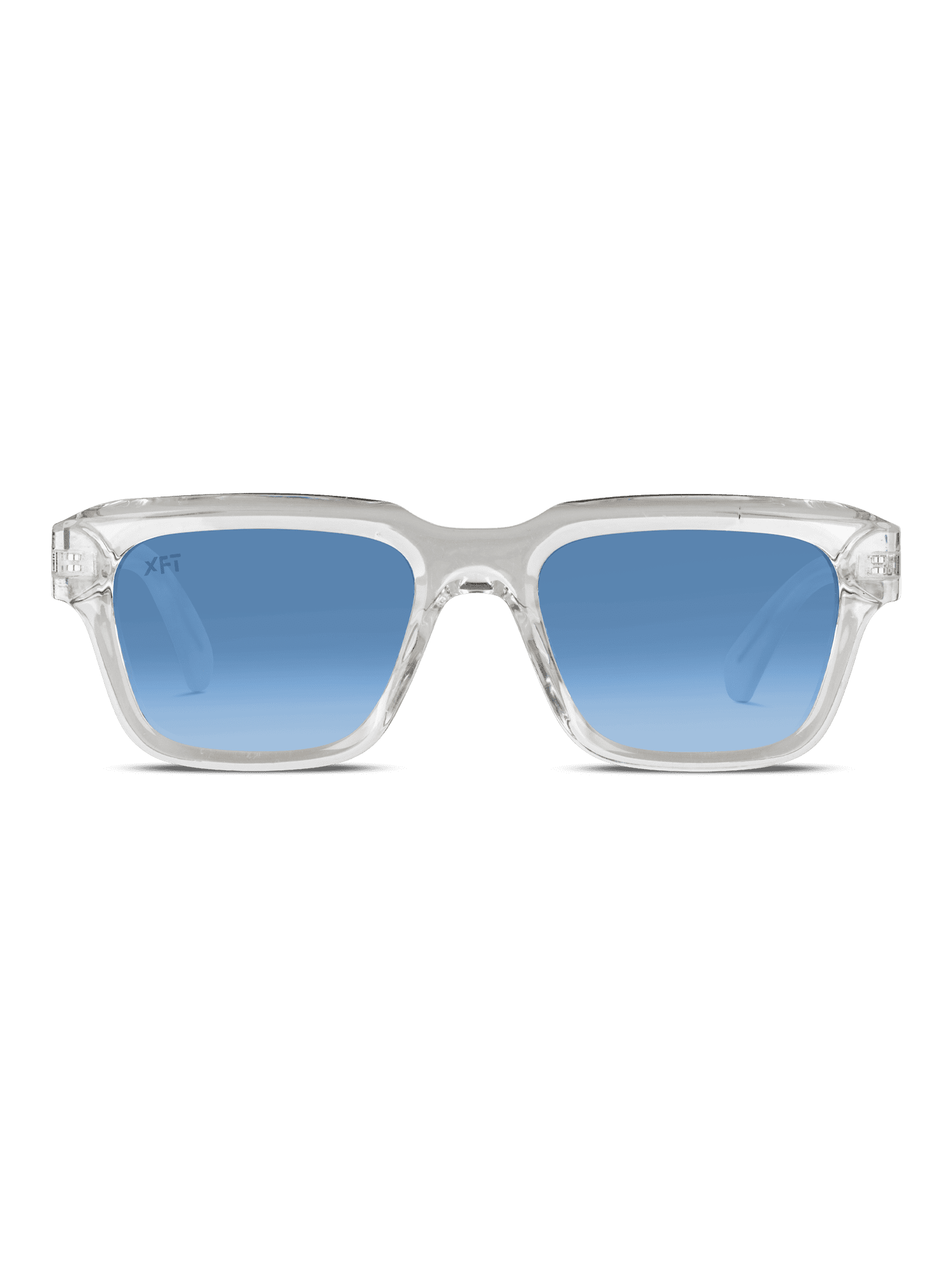 Gli occhiali da sole unisex Crystalith di X Frame Therapy sono caratterizzati da una montatura rettangolare chiara in acetato di cellulosa e da lenti blu sfumate su sfondo bianco.